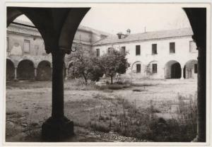 Mantova - Complesso conventuale di S. Paola - Chiostro