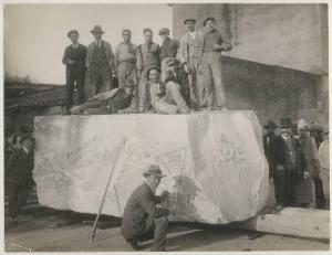 Carrara - Recupero dei blocchi di marmo destinati alla costruzione delle sculture del Monumento a Virgilio