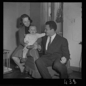 Ritratto di famiglia - Famiglia Turchetti - Genitori con bambino