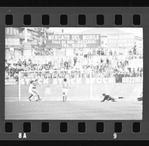 Partita Mantova-Roma 1972 - Mantova - Stadio Danilo Martelli - Azione d'attacco dei giallorossi - Gol di Cappellini