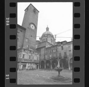 Mantova - Piazza Broletto
