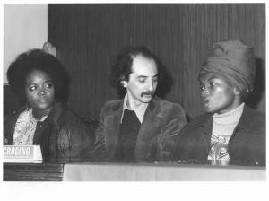 Camera del Lavoro - Interno - Incontro con una delegazione di donne dell'Angola e con il Sindaco di Luanda - Tavolo della presidenza con due delegate angolane