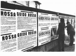 Guido Rossa operaio ucciso dalle Brigate Rosse - Operai attaccano manifesti di lutto