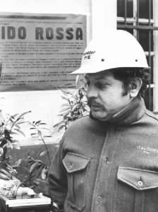 Guido Rossa operaio ucciso dalle Brigate Rosse - Ritratto maschile - Operaio della Italsider intervistato da una giornalista - Operaio con tuta da lavoro - Manifesto di lutto