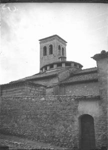 Veduta architettonica. Assisi - Campanile di S. Pietro