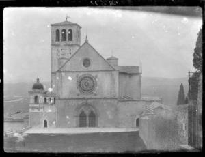 Veduta architettonica. Assisi - Basilica superiore di S. Francesco - Facciata
