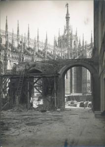 Veduta architettonica. Milano - Demolizione della Manica Lunga di Palazzo Reale