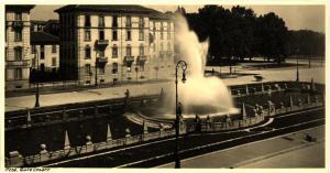 Milano - Piazzale Giulio Cesare. Veduta della fontana delle Quattro Stagioni (1927).