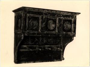 Cappellinaio in legno policromo (arte italiana settentrionale, XV sec.).