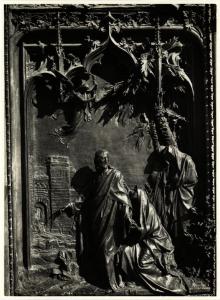 Milano - Duomo. Lodovico Pogliaghi, episodio della vita di Maria, formella in bronzo del portale centrale (1894-1908).