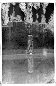 Prima Guerra Mondiale - Romano d'Ezzelino - Villa Stecchini - Giardino - Vasca d'acqua - Nicchia con statua di Nettuno o Tritone (?)
