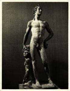 Firenze - Giardino di Boboli (?). Benvenuto Cellini, Apollo e Giacinto, scultura in marmo.