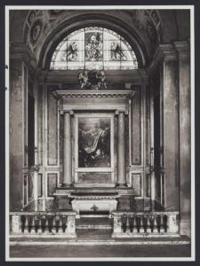 Milano - Basilica di S. Stefano Maggiore. Veduta della seconda cappella a sinistra col dipinto del Vespino, S. Carlo in gloria, olio su tela.