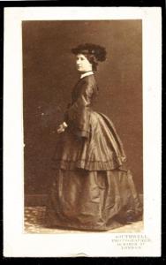 Ritratto femminile - Evelyn Stahope contessa di Carnarvon