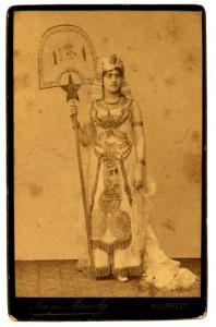 Ritratto femminile - Donna in costume egizio
