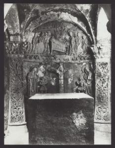 Civate - Basilica di San Pietro al Monte. Cripta, episodi della vita di Gesù e della Vergine, stucco (fine XI sec.).