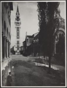 Milano - Chiesa di Santa Maria di Lourdes. La nuova torre campanaria.