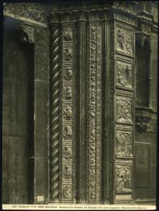 Bologna - Basilica di S. Petronio. Portale centrale, Jacopo della Quercia, particolare della decorazione dei pilastri della parte sinistra.