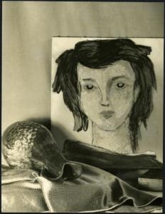 Milano - VI Triennale d'Arte.Vaso e piastrella decorata con volto femminile, ceramica.