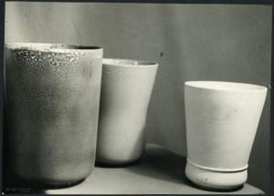 Milano - VI Triennale d'Arte. Vasetti in ceramica.