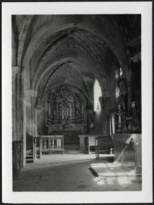 S. Genuario - Abbazia. Interno, veduta di una navata laterale.