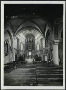 Crusinallo - Chiesa parrocchiale di S. Gaudenzio. Interno, veduta della navata centrale.
