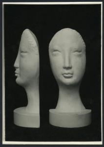 Milano - VI Triennale d'Arte. Fausto Melotti, due sezioni di testa femminile in ceramica della Società Ceramica Italiana Laveno.
