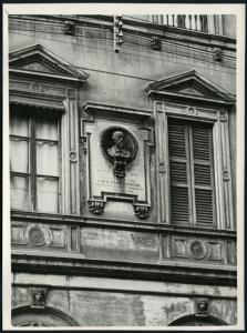 Milano - Via Manzoni 43. Lapide commemorativa del senatore Carlo d'Adda.
