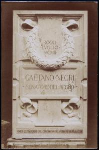 Scultura - Lapide commemorativa a Gaetano Negri