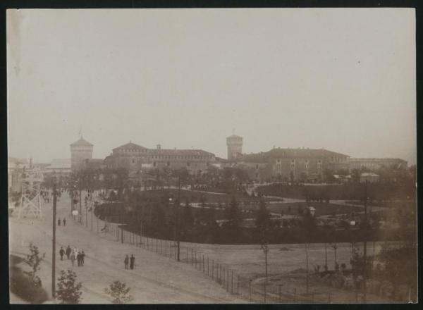 Milano - Castello Sforzesco - Lato nord-ovest e Parco Sempione - Esposizioni Riunite del 1894