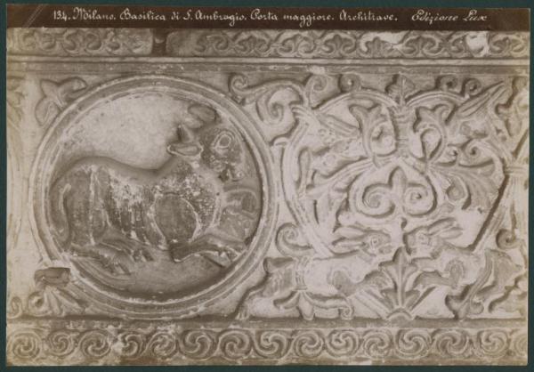 Rilievo - Decorazioni zoomorfe e fitomorfe - Milano - Basilica di Sant'Ambrogio - Nartece - Architrave del portale centrale