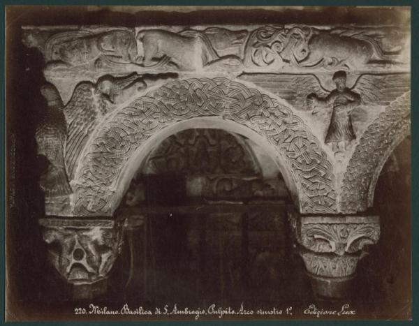 Architettura - Arcatella a rilievo - Decorazioni fitomorfe, antropomorfe e zoomorfe - Milano - Basilica di Sant'Ambrogio - Ambone
