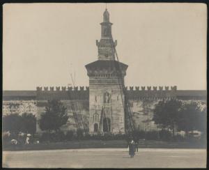 Milano - Castello Sforzesco - Architettura posticcia della Torre Umberto I, detta del Filarete