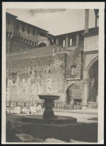 Scultura - Fontana Sforzesca (copia) nella Corte Ducale del Castello Sforzesco