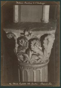 Scultura - Capitello - Decorazioni fitomorfe - Milano - Basilica di Sant'Ambrogio - Finestra dell'abside