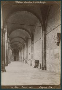 Milano - Basilica di Sant'Ambrogio - Atrio - Portico destro
