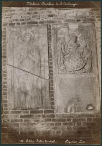 Scultura - Lastre tombali - Milano - Basilica di Sant'Ambrogio - Atrio