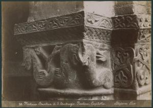 Scultura - Capitello romanico - Animali fantastici e decorazioni fitomorfe - Milano - Basilica di Sant'Ambrogio - Nartece