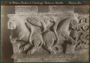 Scultura - Capitello romanico - Coppia di animali, uccello e decorazioni fitomorfe - Milano - Basilica di Sant'Ambrogio - Matroneo
