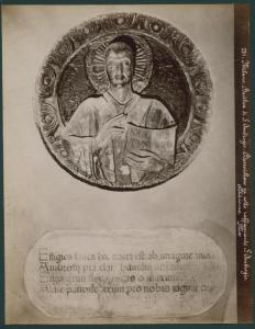 Scultura - Clipeo a bassorilievo - S. Ambrogio benedicente ed iscrizione - Milano - Museo Diocesano