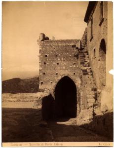 Taormina - Porta Catania - Veduta della torre