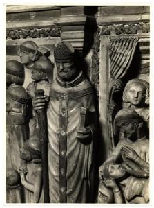 Milano - Basilica di S. Eustorgio - Navata sinistra, Cappella Portinari, Giovanni di Balduccio e aiuti, arca di San Pietro martire, particolare di S. Eustorgio (?), scultura in marmo (1336-39)