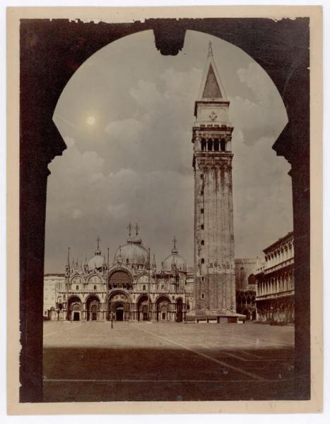 Venezia - Cattedrale di S. Marco - Facciata e campanile