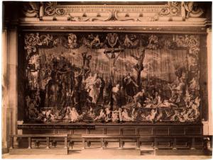 Bergamo - Chiesa di Santa Maria Maggiore - Crocifissione di Cristo e dei due ladroni, arazzo del parapetto della cantoria eseguito su cartone di Luca Van Schoor