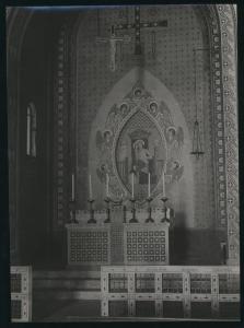 Concorezzo - Chiesa di S. Eugenio - Veduta dell'altare maggiore e dell'affresco retrostante