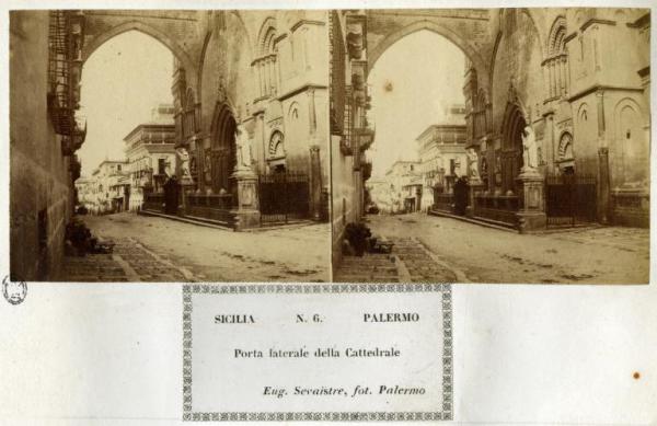 Palermo - Cattedrale - Porta laterale
