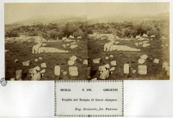Agrigento - Valle dei Templi - Tempio di Giove Olimpico - Resti del triglifo