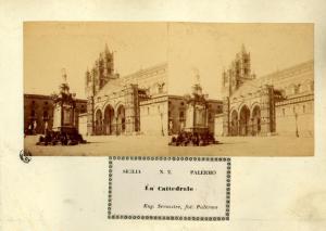 Palermo - Cattedrale - Lato destro e statua di santa Rosalia