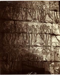 Medinet Habu - Tempio di Ramses III - Decorazione parietale a figure e geroglifici incisi (XX Dinastia)