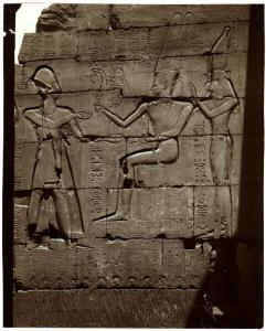 Luxor - Ramesseum, tempio di Ramses II - Adorazione del Faraone, decorazione parietale con geroglifici (ca - 1279-1213 b - C -)